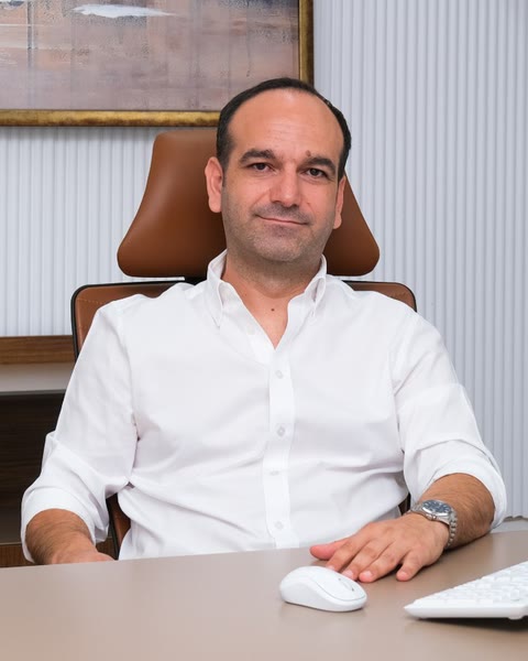 Cem Dizdar, Tetikte'nin kurucusu, İzmir'deki ofiste